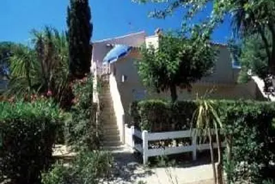 Image de Appartement cosy avec mezzanine, 6 couchages, Ă 500m de la mer - St Cyprien