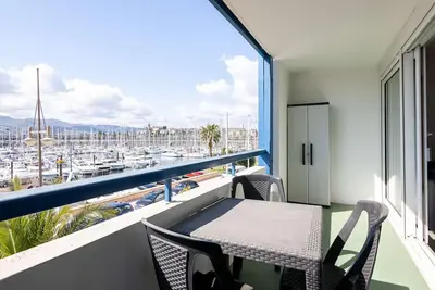 Image de Appartement rénové avec piscine et accès plage à Hendaye