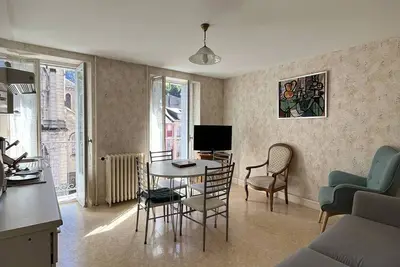 Image de Appartement T3 chaleureux au centre de Cauterets, 4 couchages, balcon sud, proche thermes et télécabine