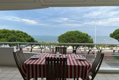 Image de Appartement T3 Central à Arcachon avec Vue Mer, Terrasse, Wifi et Parking