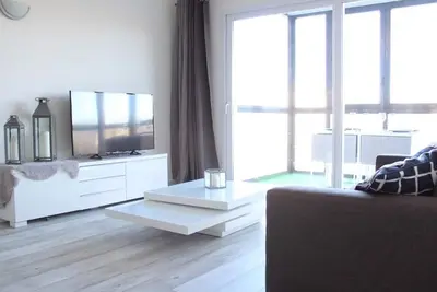 Image de Appartement rénové avec piscine et parking à La Rochelle