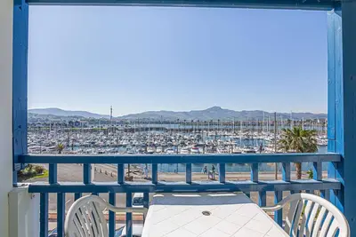 Image de Appartement rustique avec piscine près du port et plage