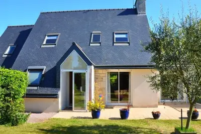 Image de Villa 3 étoiles avec jardin, à 400m de la plage de Trestraou, Perros-Guirec, 7 pers, WiFi, parking