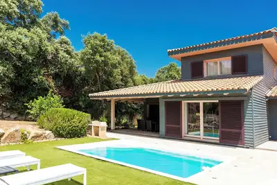 Image de Villa avec piscine dans secteur calme à proximité mer\/montagne