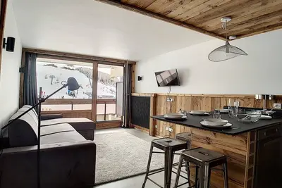 Image de Appartement rénové, skis aux pieds, balcon sud, 5 pers. , proche remontées et Esf