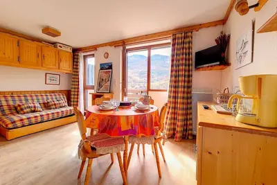 Image de Studio cosy avec balcon, au pied des pistes, accès direct et départ ski-in/ski-out!