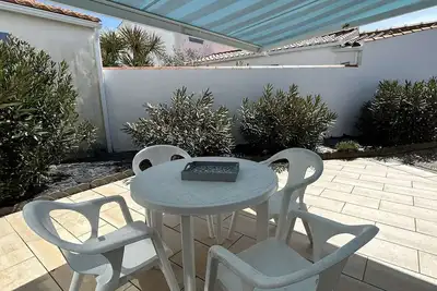 Studio Mezzanine à 200m du Port et de la Plage, Cour Privative, Parfait pour 3 Personnes