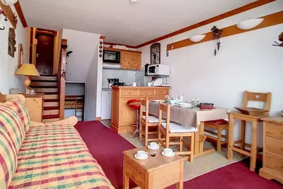 Image de Studio duplex lumineux, départ et retour ski aux pieds, balcon ensoleillé, idéal pour 4 pers.