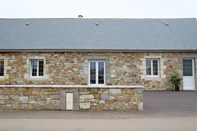 Image de Charmante Maison 2 Chambres avec Jardin Privé, Parking et Terrasse - Animaux Bienvenus
