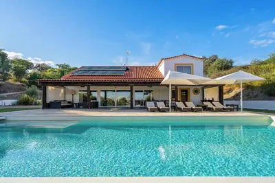 Image de Homerez - Villa à Mora avec Piscine Privée