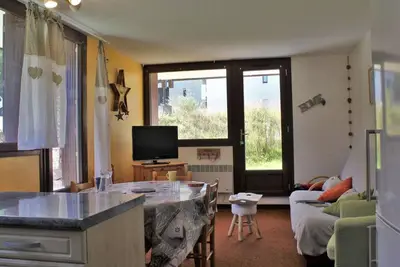 Image de Appartement cosy à Risoul 1850 : 2 pièces, coin montagne, 6 couchages, ski aux pieds, terrasse sud