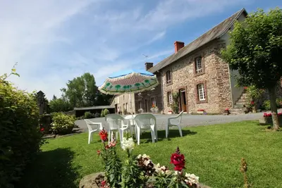 Image de Charmante maison avec cheminée, jardin privé et équipements complets, idéal pour des vacances paisibles