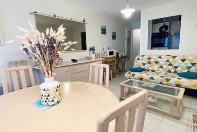 Appartement T3 Lumineux avec Balcon, Garage et Wi-Fi - Plage et Commerces à Proximité