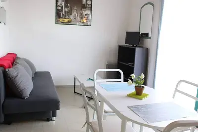Image de Duplex lumineux avec balcon, parking privé, proche commerces et transports - La Rochelle