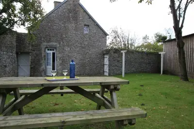 Image de Charmante maison en pierre, proche plage, jardin clos, animaux acceptés, services en option