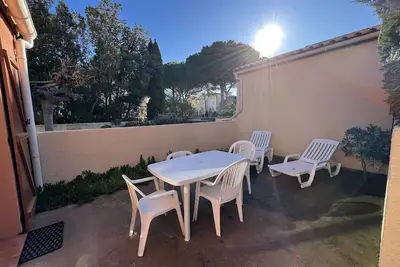 Image de Villa T3 avec terrasse, 6 couchages, proche plage et commerces, quartier calme, parking privé