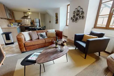 Image de sous les tilleuls 80m2 1 free parking     2br