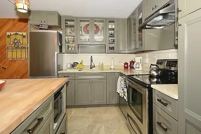 Image de Notchbrook Condo - Moins de 5 km de la station de ski, piscine extérieure chauffée, raquette