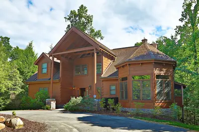 Majestic Manor est vraiment à couper le souffle. À première vue, vous penserez certainement «Wow! »