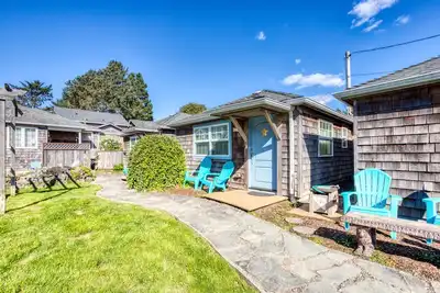 Image de 3 chalets ensoleillés avec un emplacement idéal à proximité du centre-ville et de la plage - les chiens sont les bienvenus!