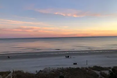 Image de Ocean Front Condo, pour 6 personnes, Ă distance de marche - Barefoot Landing & Duplin Winery