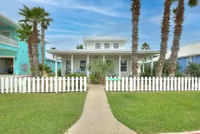 Image de Maison récemment rénovée, promenade jusqu'à la plage, piscine communautaire