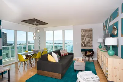 Image de 1/1. 5 Condo privé avec vue imprenable sur l'eau situé dans Coconut Grove Hotel!