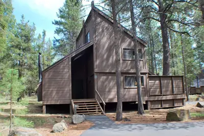 Image de Venez profiter de cette cabane dans les bois, Hot Tub & Pet Friendly