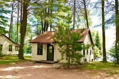 Image de Lakefront Cabin #3 The Perch