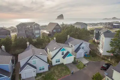 Image de Aloha Dunes # 141 - Darling, nouvelle maison de location près de la plage à Pacific City