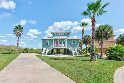 Image de Fabuleuse maison en bord de mer avec vue sur l'océan!
