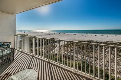 Image de Condo 2 Bdr Oceanfront avec piscine