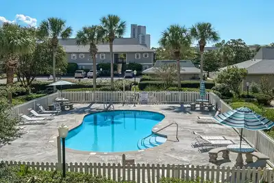 Image de 3bd près de la piscine près de la plage pour 10 personnes! *Wifi gratuit*