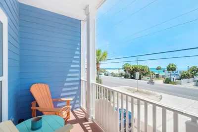 Image de Rest-A-While 201-3br ☼4 places de parking☼ 50 pieds de la plage 19 au 21 mai 834 $!