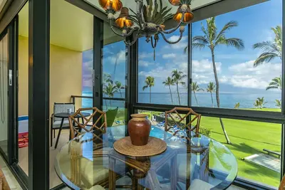 Image de Vue sur le front de mer vous emm��ne à travers le Pacifique dans ce Condo 1 chambre à Kihei Surfside # 307