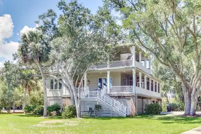 Image de Magnifique maison 7br à DeBordieu avec super emplacement, superbes porches et Plus!
