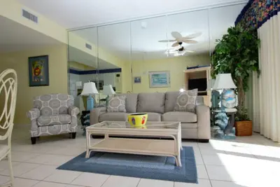Image de Majestic Sun 409a-Open 7 / 21-7 / 24 & 7 / 29-8 / 3! 1bd golfe vue condo w / nouveaux comptoirs de cuisine! Piscine intérieure / extérieure, salle de fitness et bain bouillonnant!