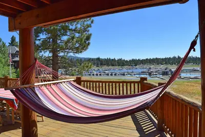 Image de Destro's Lakefront: Lakefront de luxe! Dog Friendly! Table de billard! Wifi! Un Barbecue!