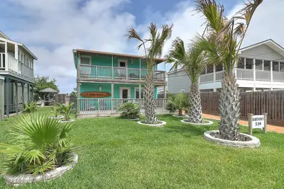 Image de Fabuleux, comme une nouvelle maison au coeur de Port Aransas!