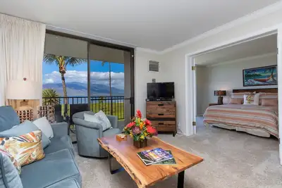 Image de Une vue imprenable sur l'océan Pacifique et les montagnes de ce 2bd Condo à Kauhale Makai # 512