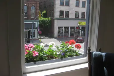 Image de Découvrez le charme de Living Downtown! Wifi, restauration, shopping, parcs, vin!