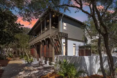 Image de A & P Cottage - Animaux acceptés au coeur de Rosemary Beach! !
