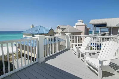 Image de Juste en face de la plage avec vue | Étapes à suivre pour la plage et les piscines!