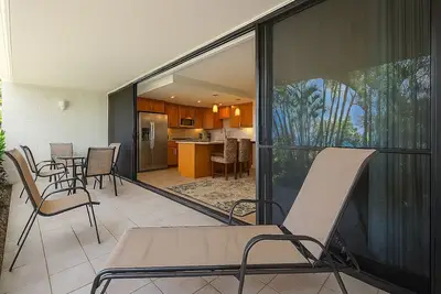 Image de Condo complètement rénové de deux chambres à Maui Parkshore à South Kihei. # 105