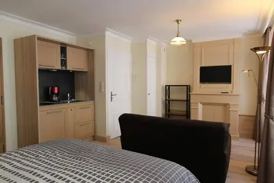 Image de Studio lumineux à Granville avec wifi et linge inclus