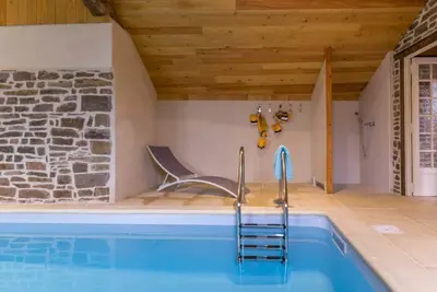 Image de Maison Normande avec Piscine Privée Chauffée et Confort Moderne à Montaigu-les-Bois