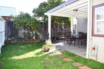 Image de Cottage parfait pour une escapade à Disneyland, à Newport Beach ou à l'université Chapman