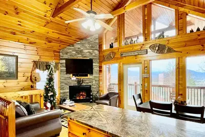 Image parfaite} Vues sur la montagne \\ Animaux acceptés \\ Table de billard \\ Jacuzzi \\ WiFi