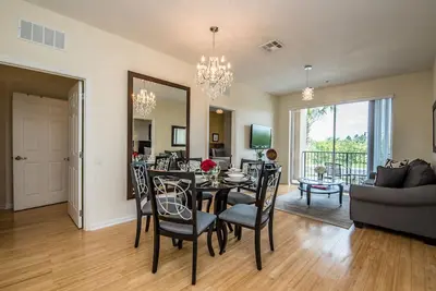Image de Parfait pour les groupes de la famille, ce condo dispose de tous les conforts de la maison!