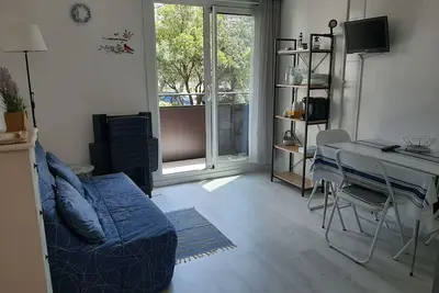 Image de Studio cosy proche océan et commerces, parfait pour des vacances à deux!
